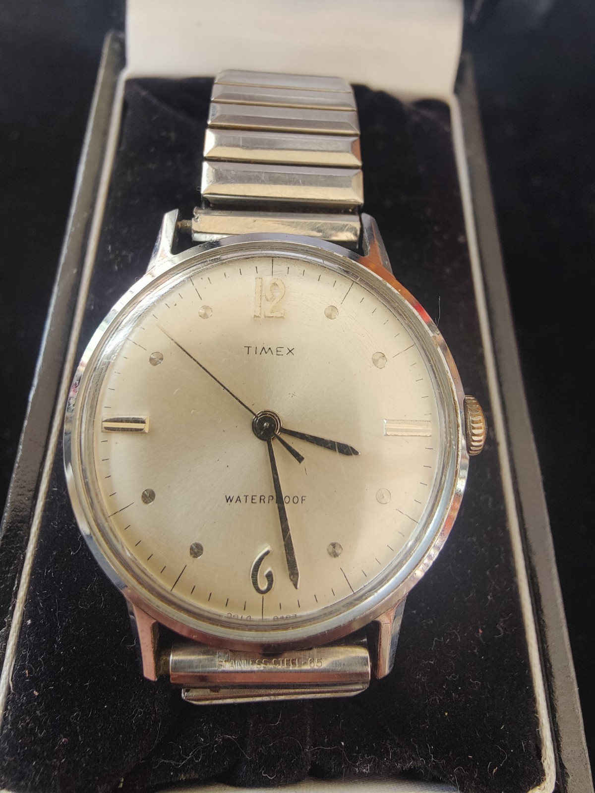 Timex Marlin 1969 Silver Tone Silver Dial Mens Vintage 1960s Mechanical Handwind