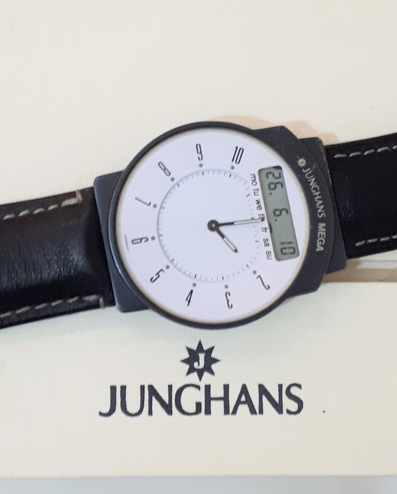 Junghans Mega Ana-Dig Cont.Classic: Radio/Atomic: Superior: 1s loss per 1mil yrs