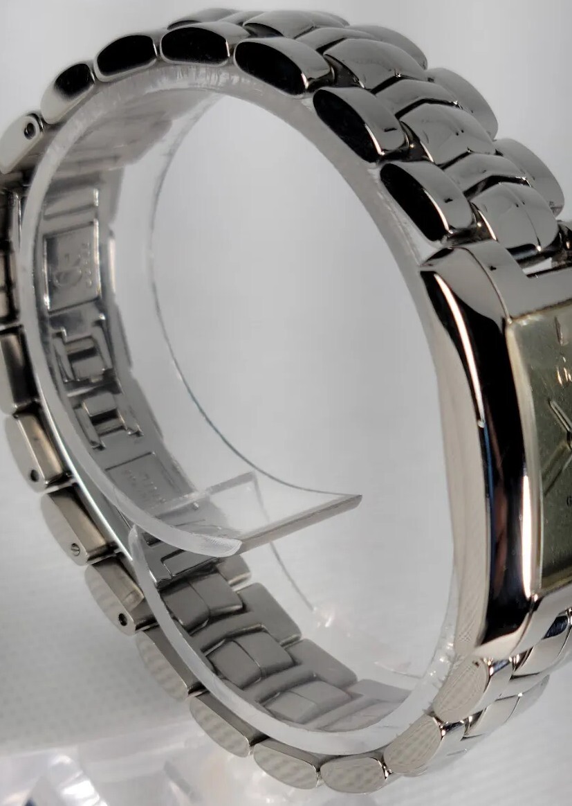 GUESS COLLECTION Women’s Stainless St Water Resistan 30M Silver Green Dial 20×29