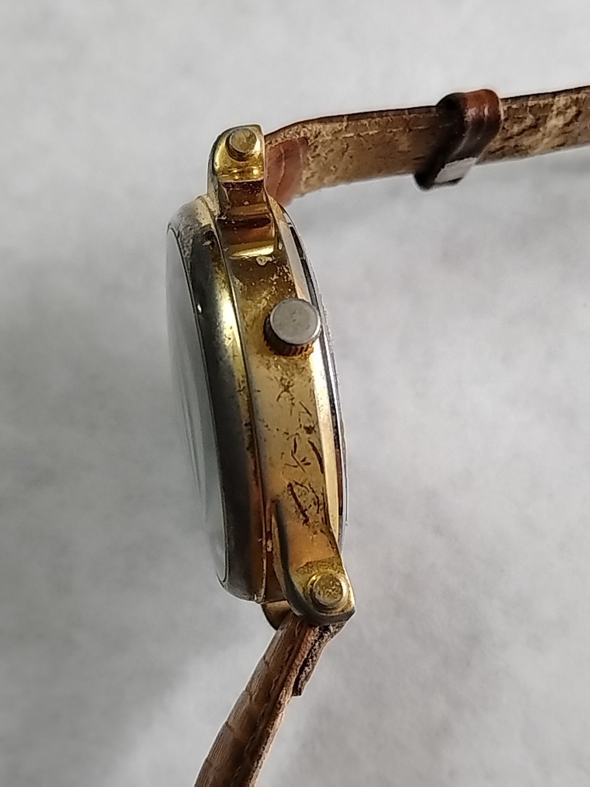 Futura Watch Women 29mm Gold Tone Floating Charms Moon Star New Battery 7.5″ #14