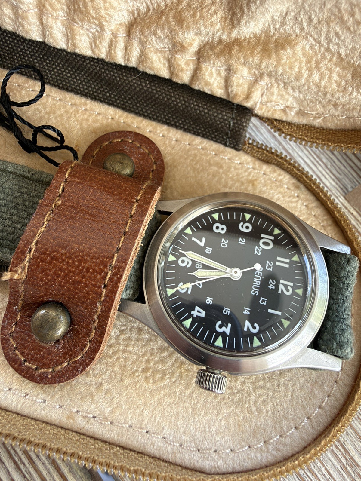 ORIGINAL BOX, CASE & PAPERS VINTAGE U.S. COMMMEMORATIVE BENRUS MILITARY WATCH NR