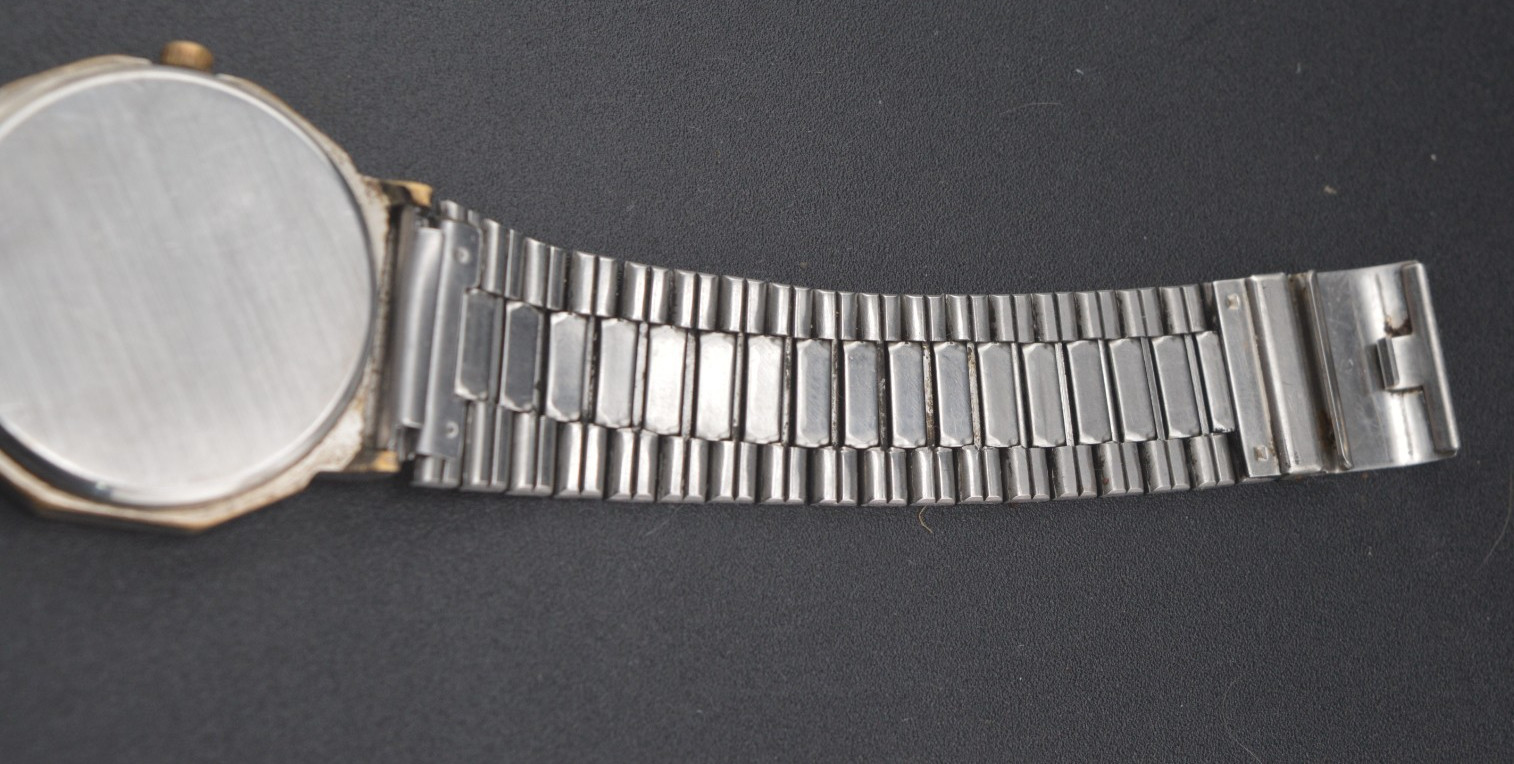 Vintage Anchor Quartz Wristwatch New battery runs great ”GUARANTEED” Serviced