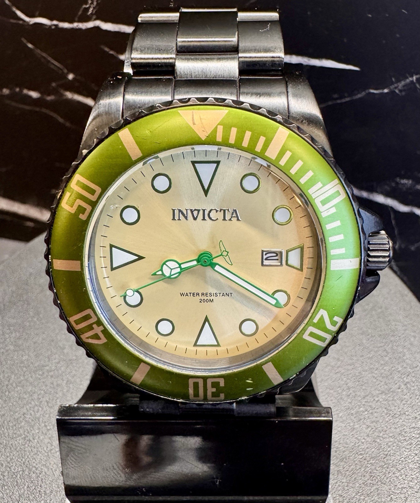 Invicta Pro Diver 90298 44mm Men’s Quartz Watch Green Bezel Champagne Dial 200M