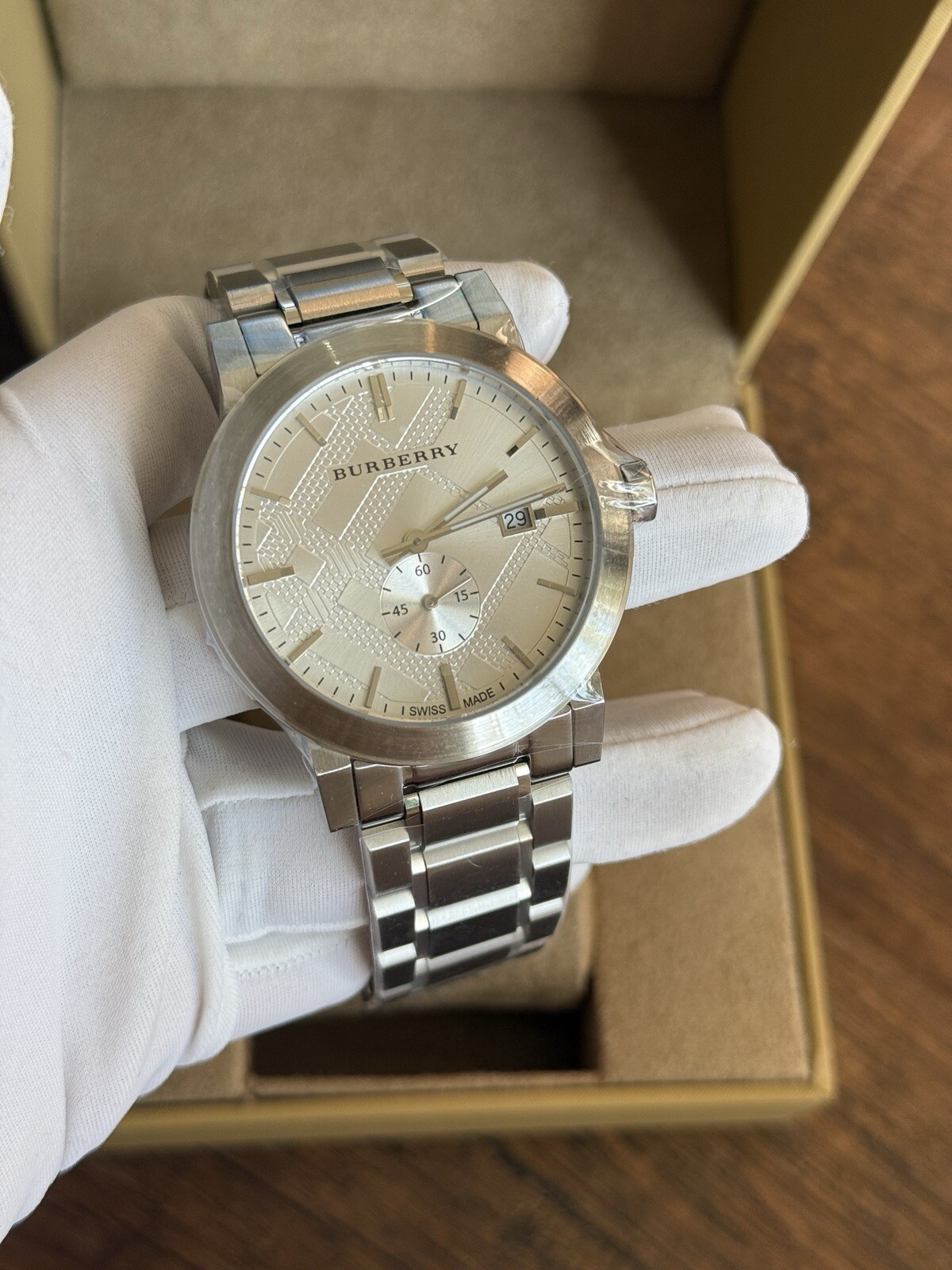 Brand New Burberry BU9900 The City Silver Dial Stainless Steel Men’s Watch 42 mm