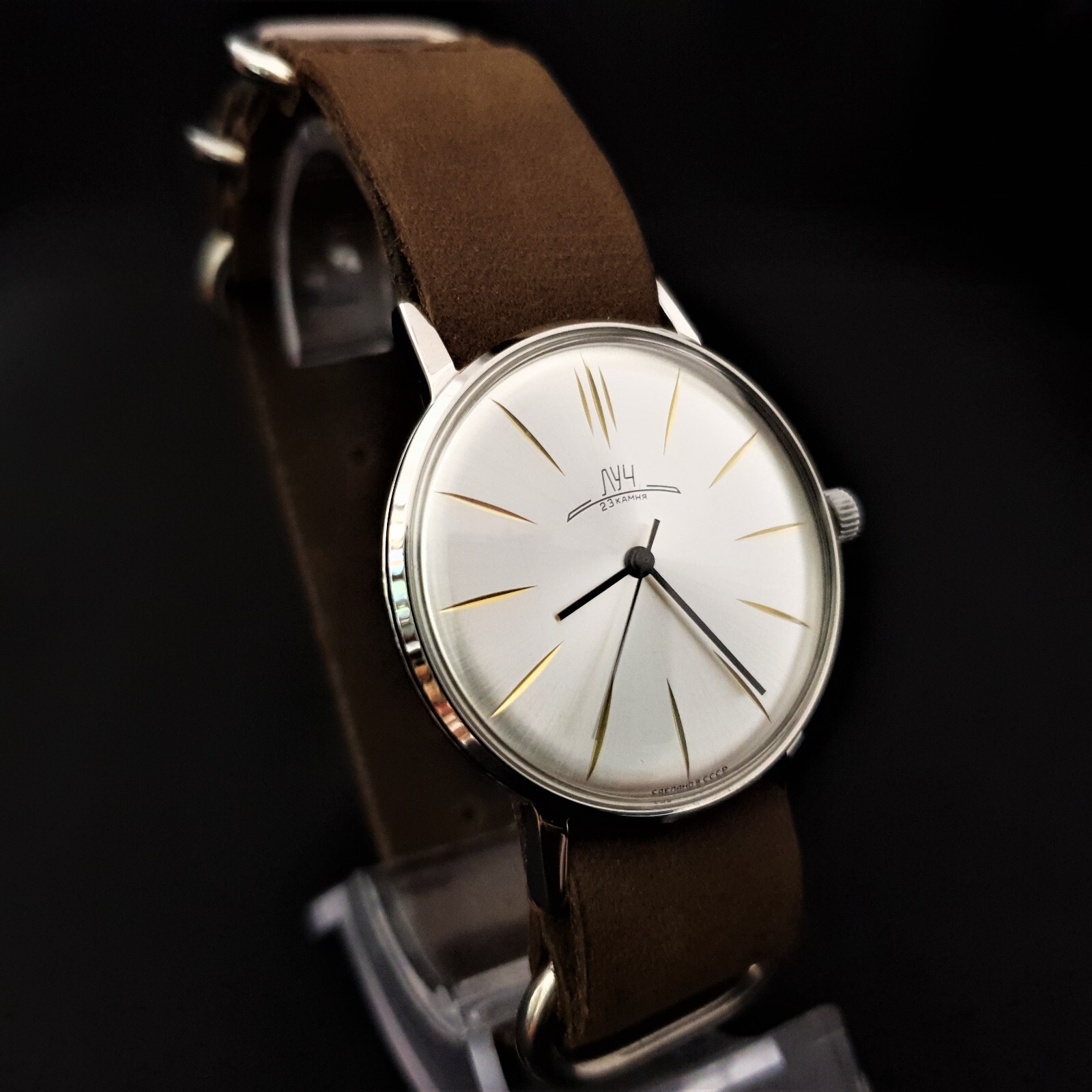 Vintage Watch USSR Poljot De Luxe 2209 ULTRA SLIM Wristwatch LUCH 23 Jewels