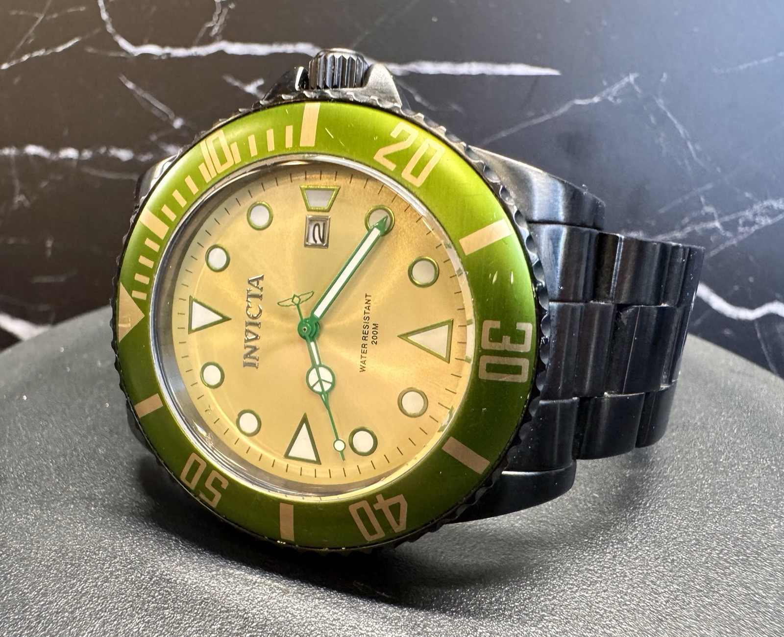 Invicta Pro Diver 90298 44mm Men’s Quartz Watch Green Bezel Champagne Dial 200M