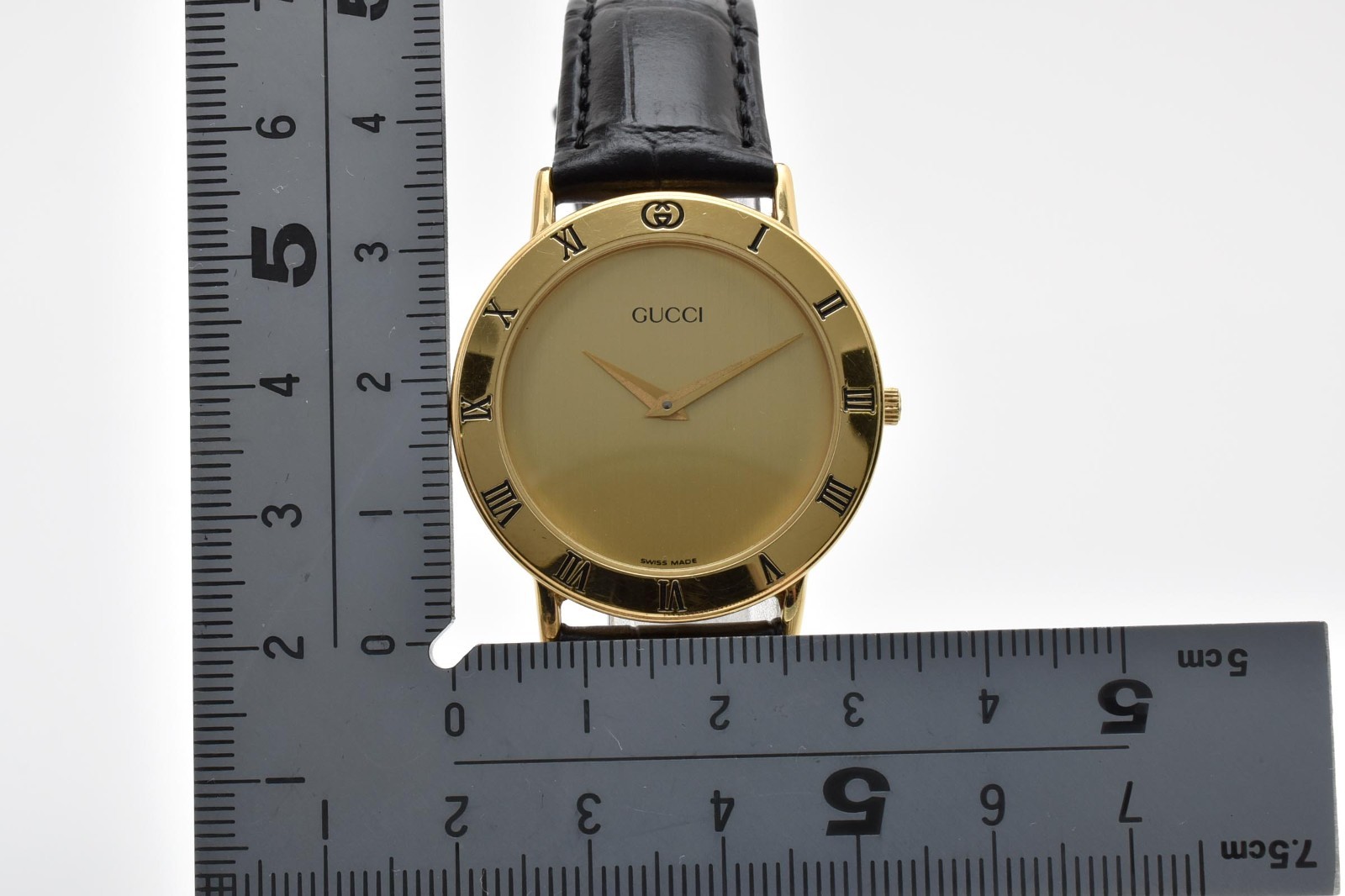 [Near MINT] Gucci 3000.2.M Vintage Gold Plated Quartz Men’s Watch From JAPAN