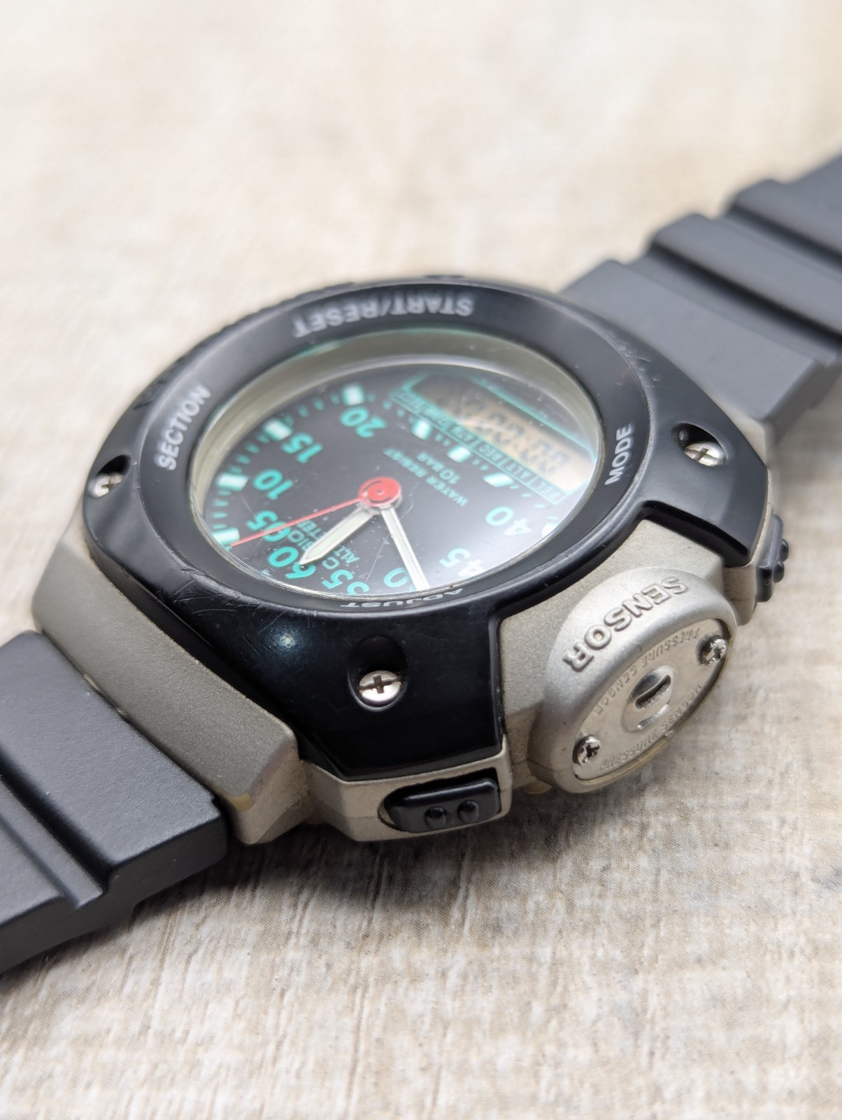 Casio APX-100 Altitude Sensor Men’s Digital Vintage Watch. Works Perfectly Rare