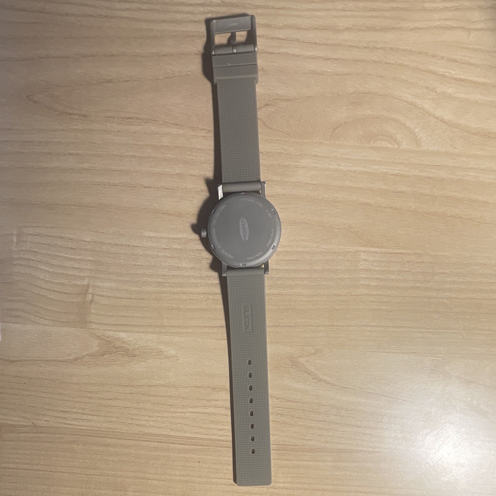 Unisex Casual Analog Wristwatch Gray Dial Round Silver Case Gray Strap