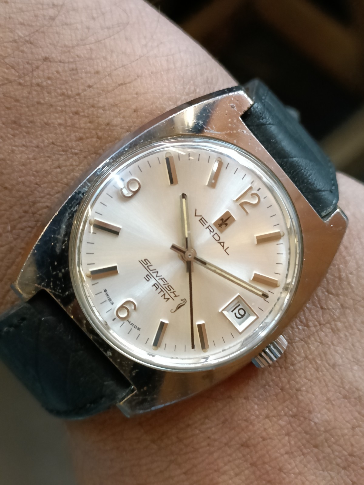 VERDAL SUNFISH 17J WINDING SILVER DIAL 4229 SWISS MEN’S WORKING CONDITION