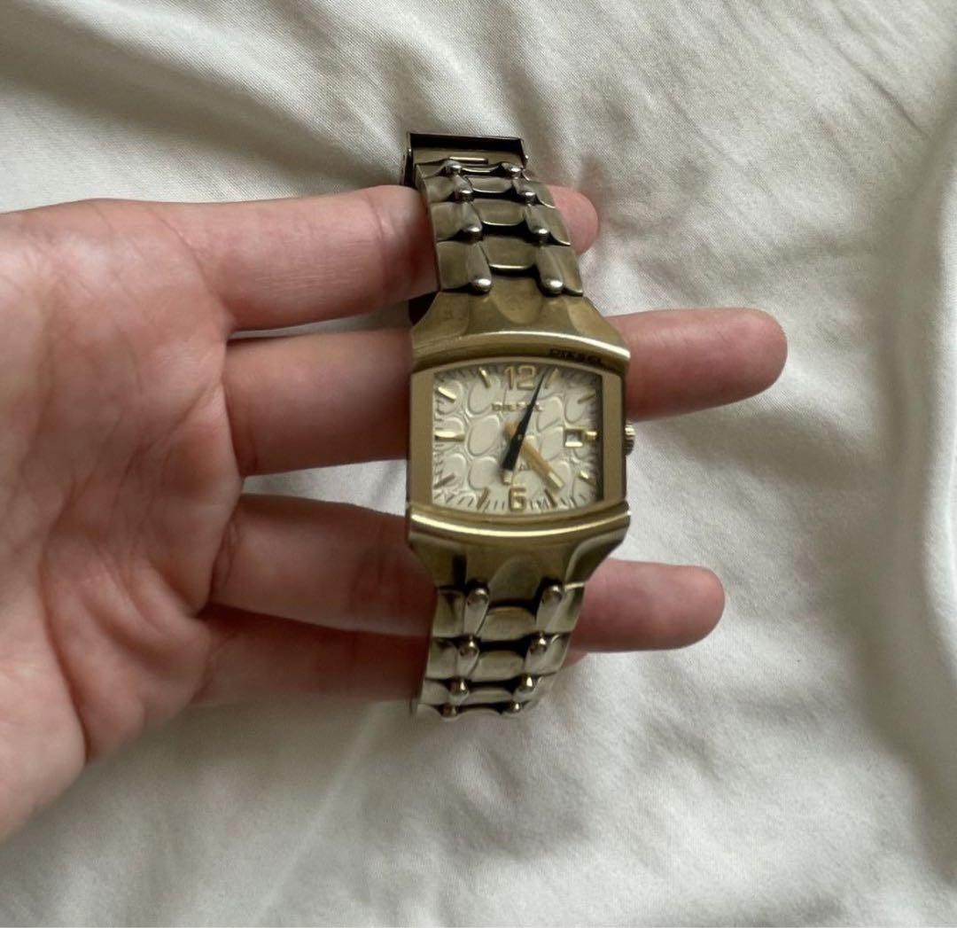 Diesel 00s Y2K Fade Watch 5BAR Water Resistant Bracelet – Stylish & Versatile