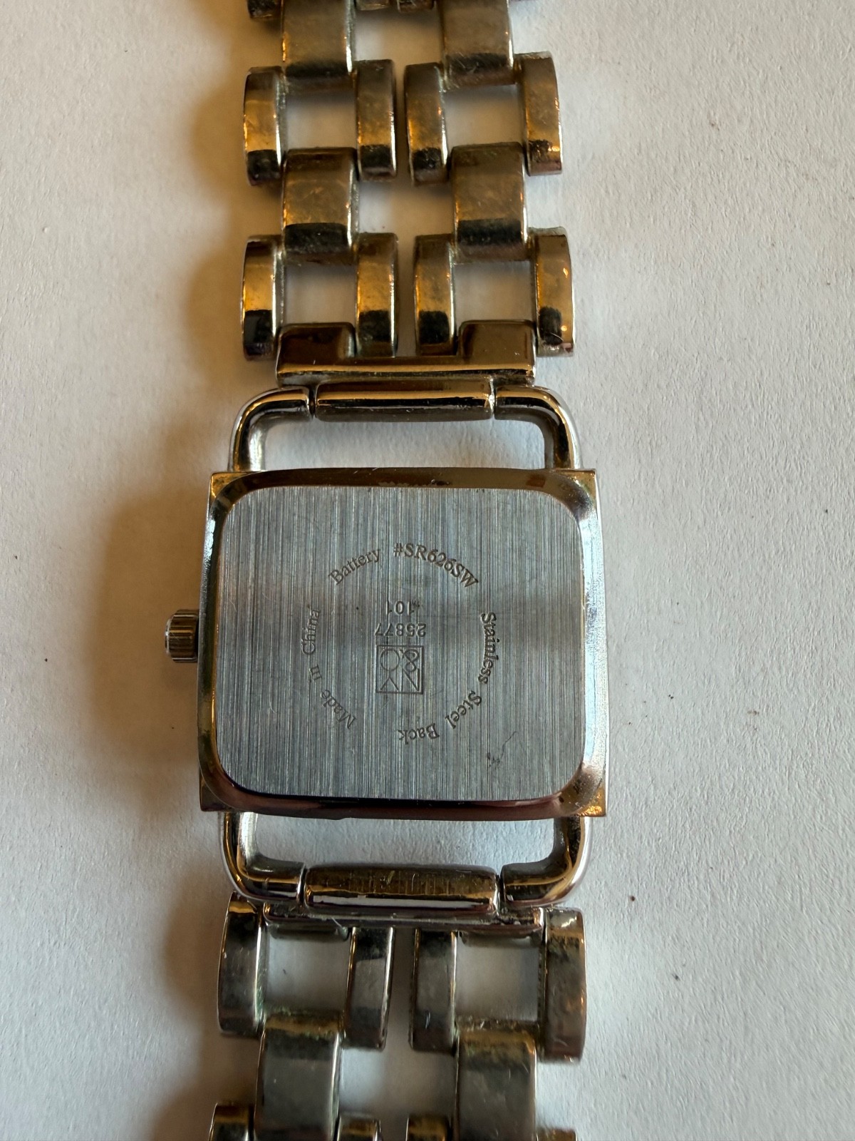 NY&C gold tone ladies quartz watch. New battery installed