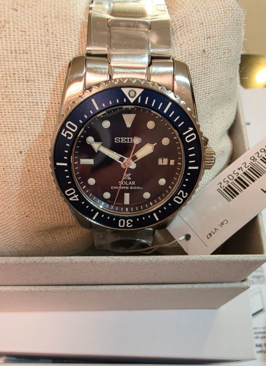 SEIKO ProspeX SNE585P1 Diver’s 200m Watch BLUE Date Steel Sapphire Sunray Scuba