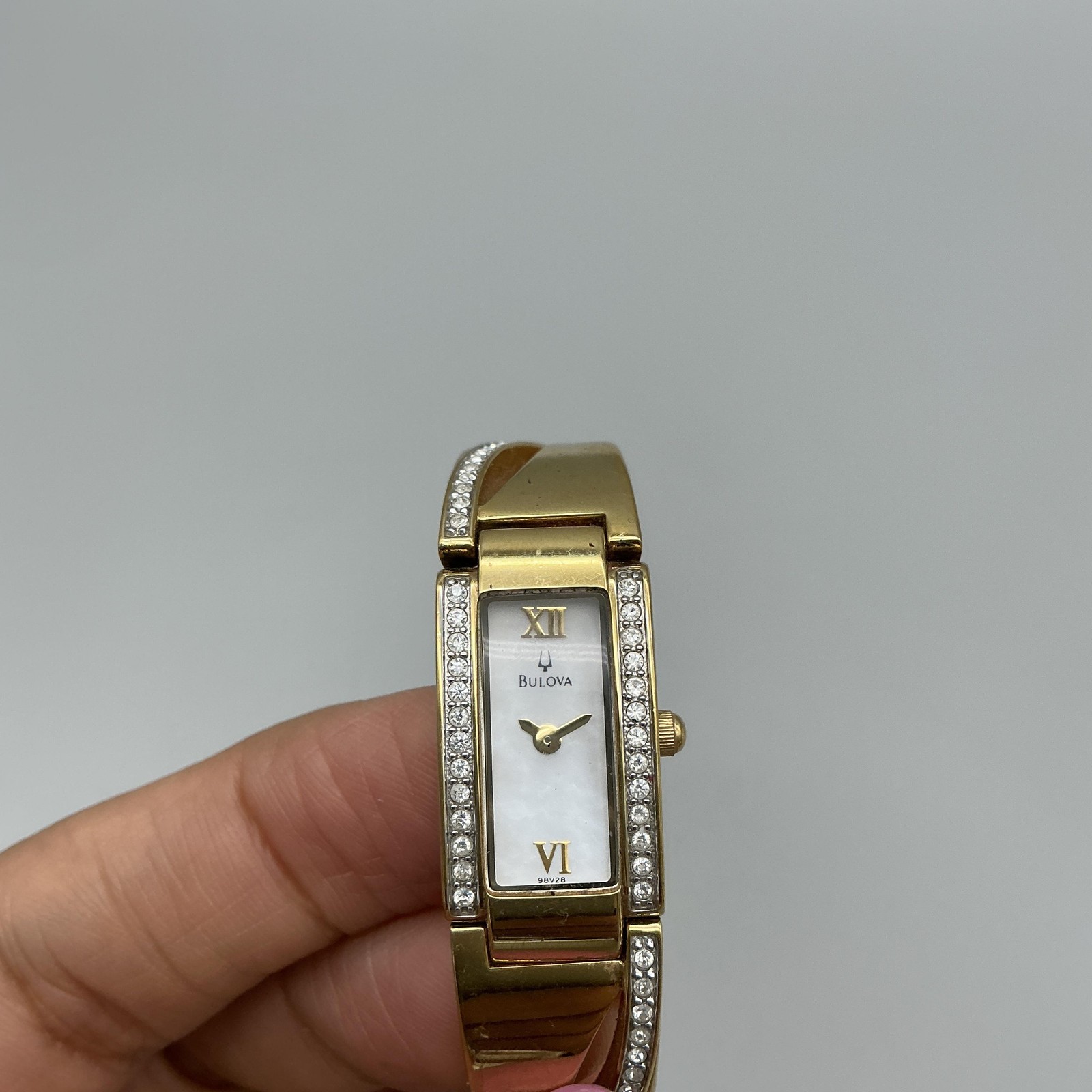 Bulova 98V28 Womens Watch 14mm MOP Dial Gold Tone Crystals New Battery 5.75″