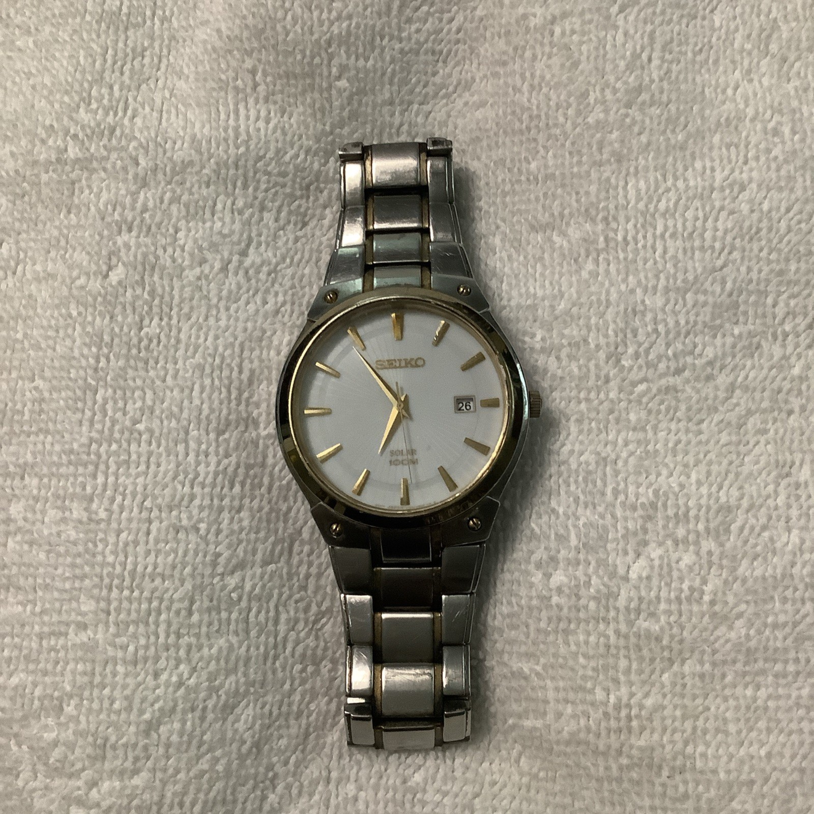 Seiko Solar Watch 2 Tone Bracelet Band Case Dial Date Diver 10 Bar Mens Watch