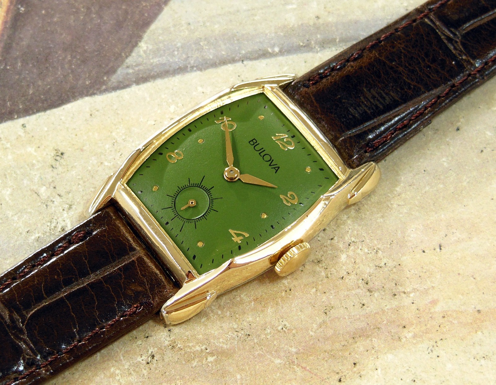 1951 Vintage BULOVA Fancy Case, Stunning GREEN Dial, Serviced & Warranty