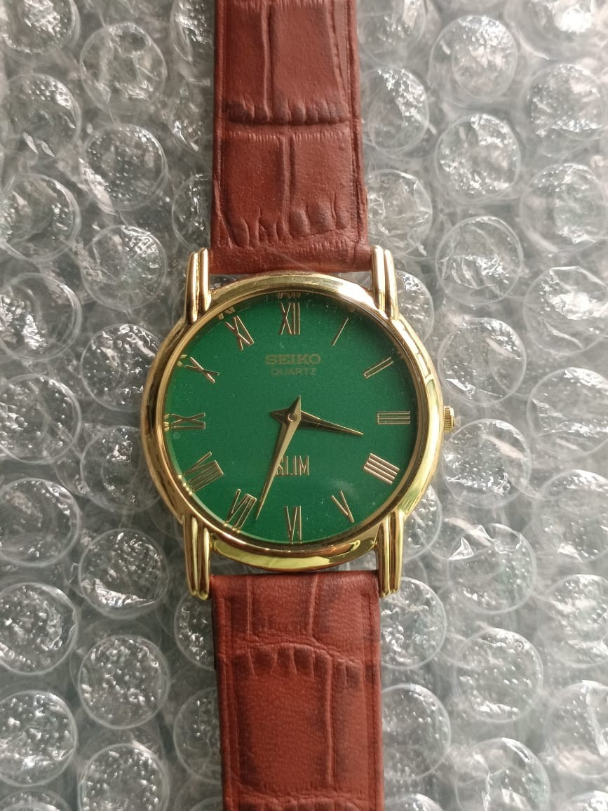 Vintage Seiko Quartz Japan Made Green Dial Men’s Wrist Watch Looking Good