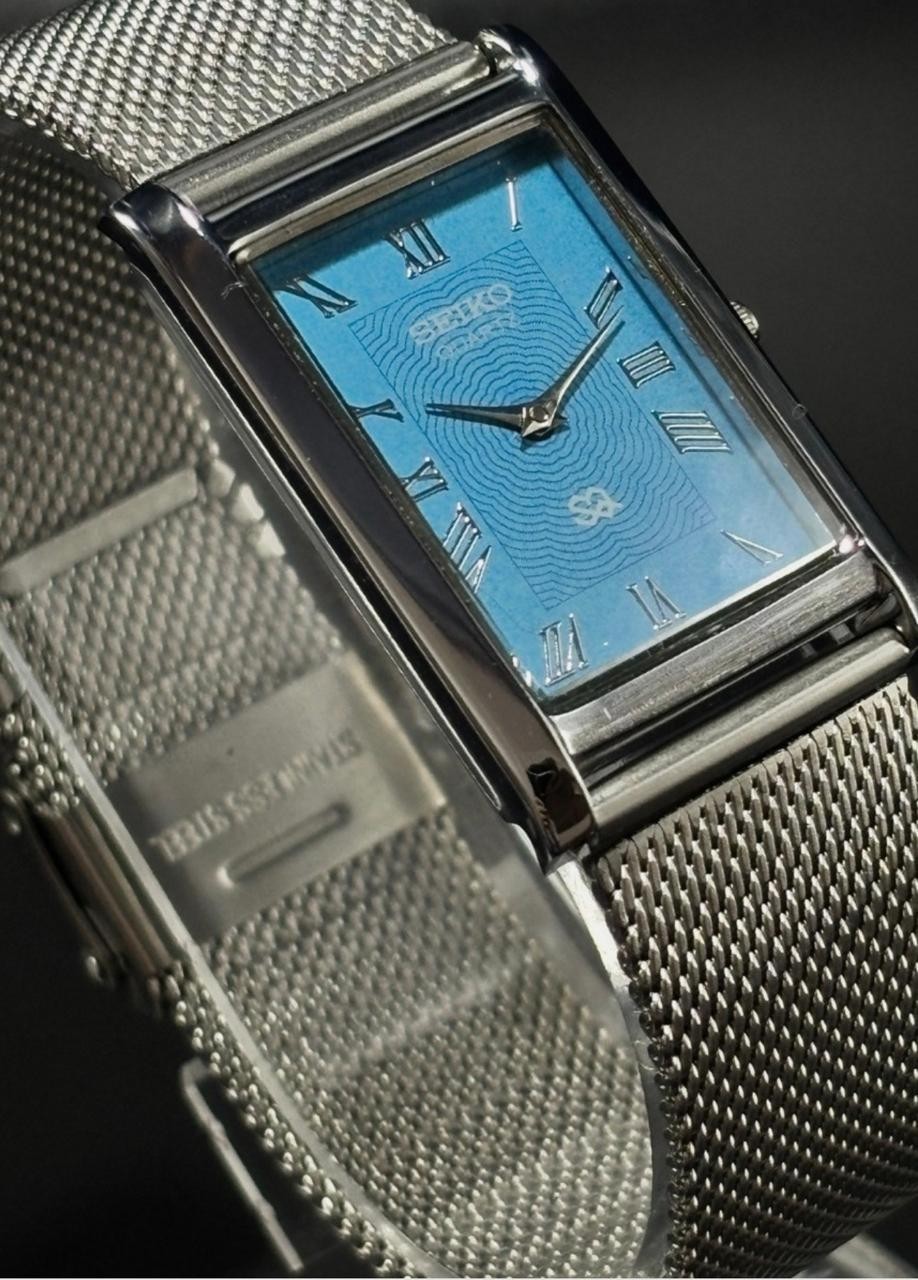 Vintage Seiko Slim Quartz Men’s Wristwatch With Free DDP Shipping