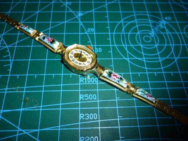 Vintage Ladies Chaika Yanka USSR 17 Jewels Watch Porcelain Manual Wind 18cm Long