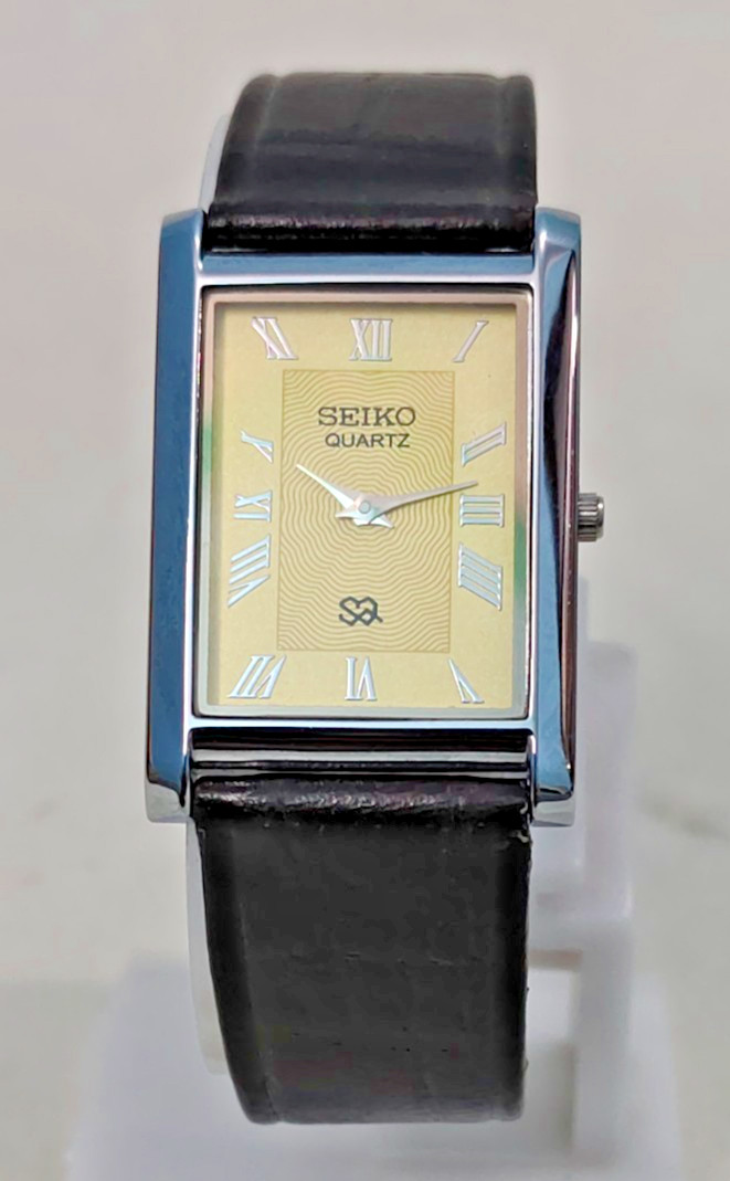 Vintage Style Seiko Slim Men’s Watch Yellow Roman Dial 27mm Wristwatch