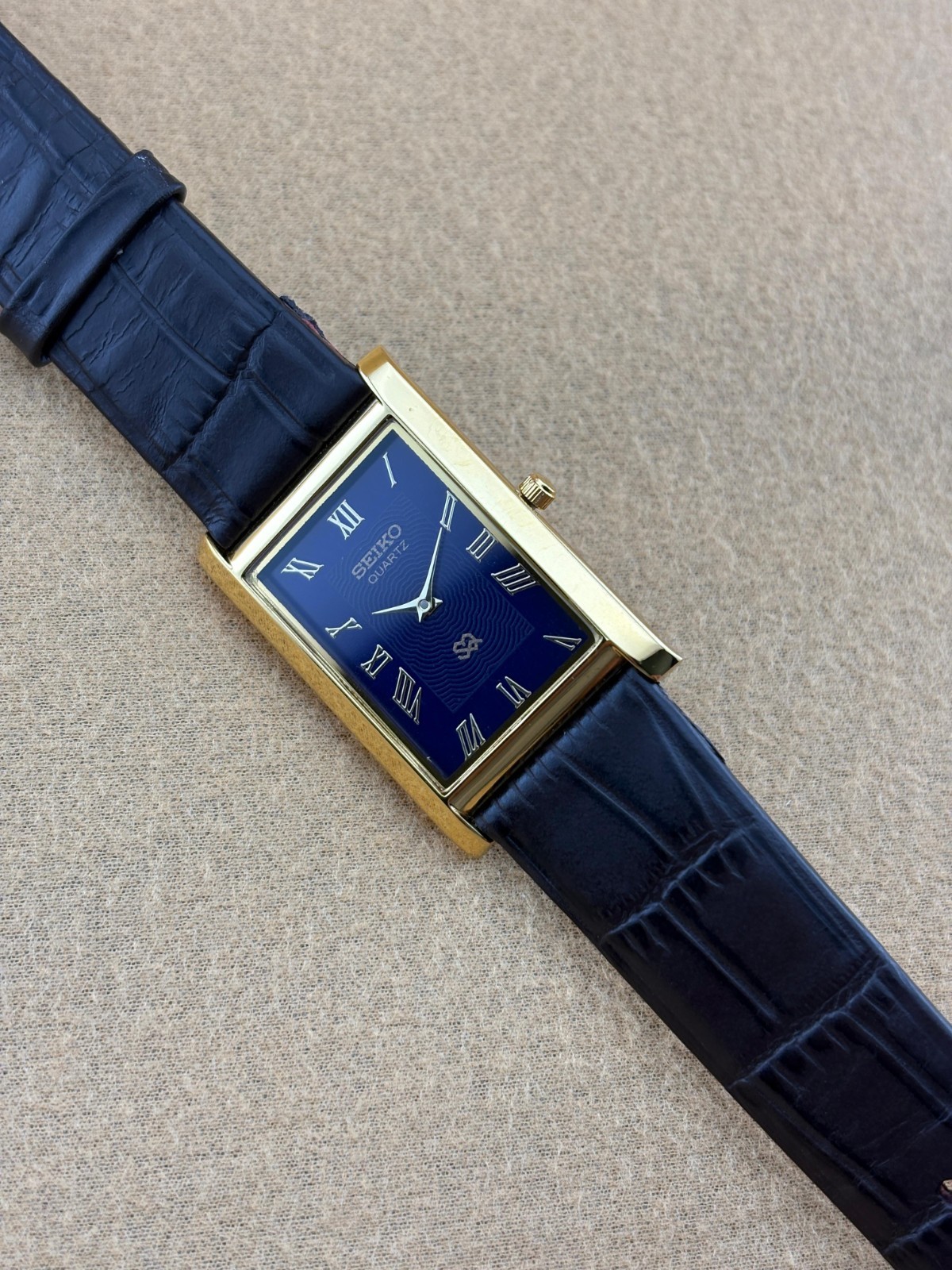 RARE GOLD BLUE Vintage Seiko Slim Quartz Men’s Wristwatch-dark brown strap