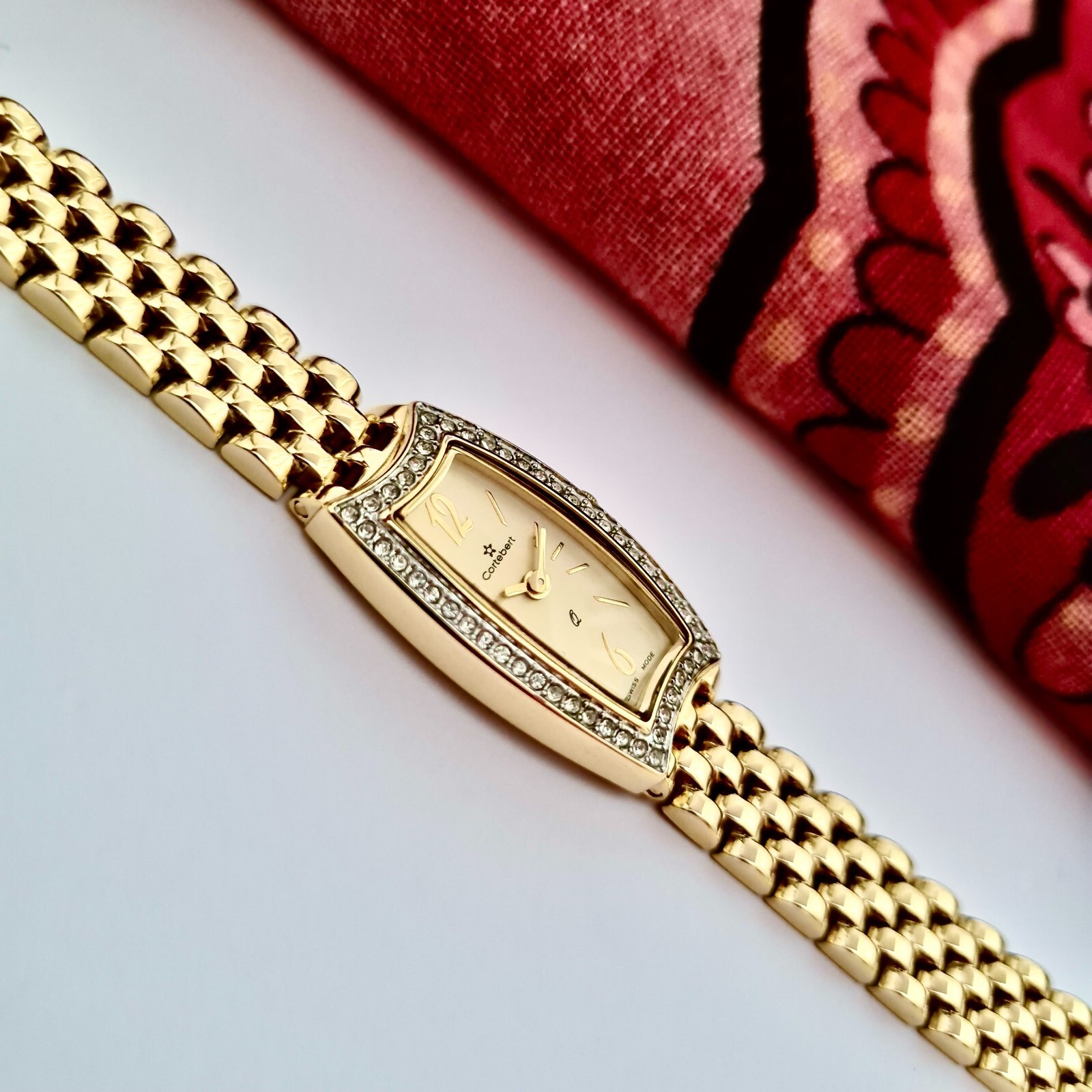 Watch for Women, Present for Her, Gold Colour, Gold Colour Dial, Cool Design
