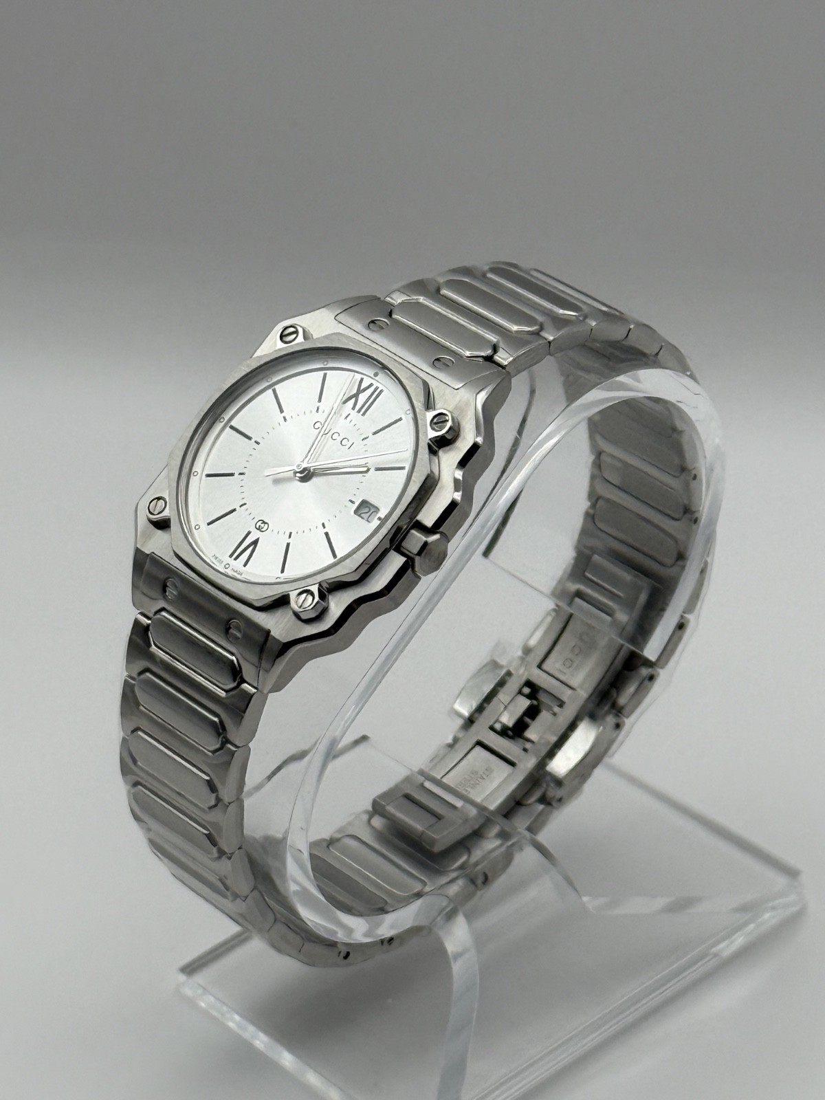 Gucci G-Flat Quartz Stainless Steel 30mm Silver Dial Women’s Watch YA166504