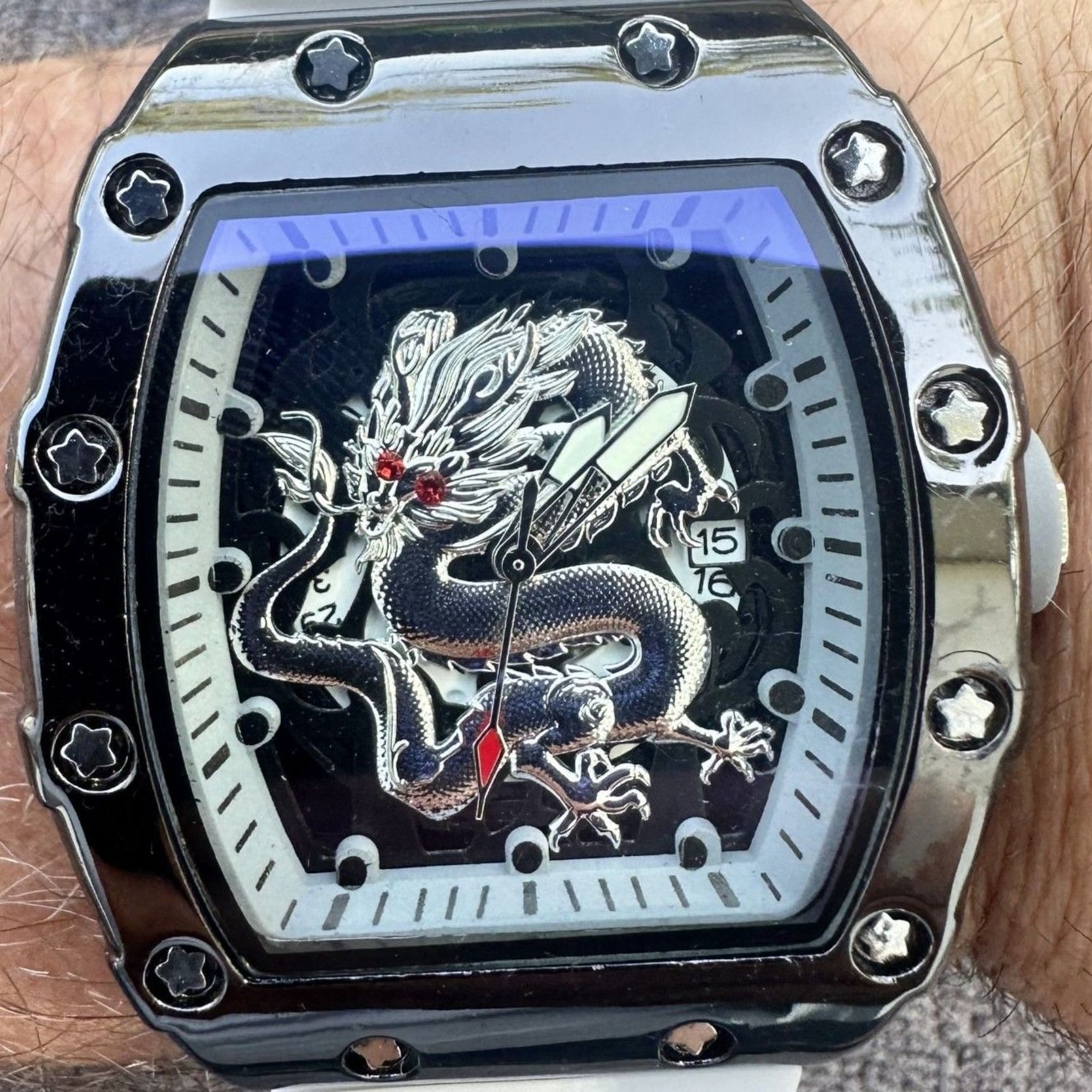 Eye-Catching Dragon Design Men’s Watch – Gray Band & Black Case – NEW IN BOX