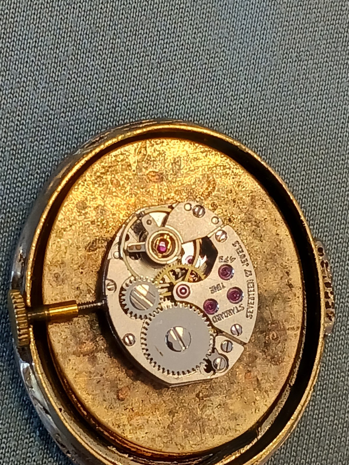 Vantage 17-Jewel Manual Wind Gold Roman Dial Watch