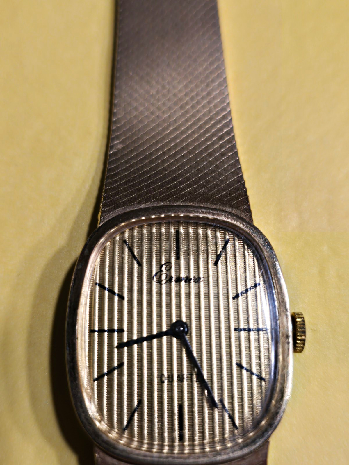 Ermex Quartz Wristwatch With Textured Gold Dial And Mesh Bracelet