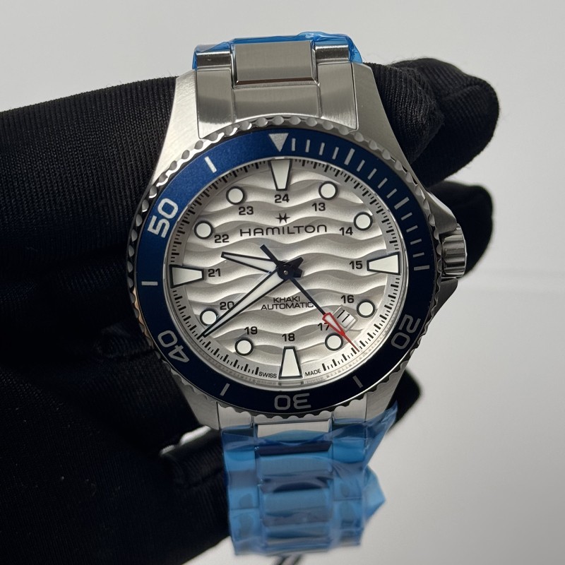New Hamilton Khaki Navy Scuba 40mm White Dial Men’s Watch H82425110