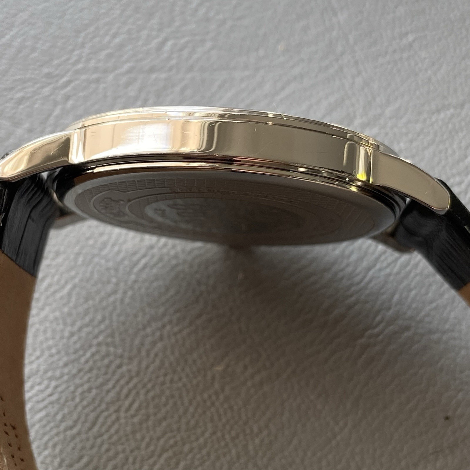 Mens Genuine Roamer Classic Swiss designer watch Sapphire date 709856 Ex-display