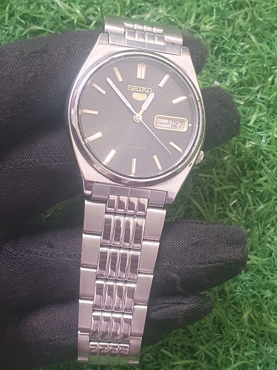 Vintage Seiko 5 Automatic Stainless Steel men Wristwatch made in Japan