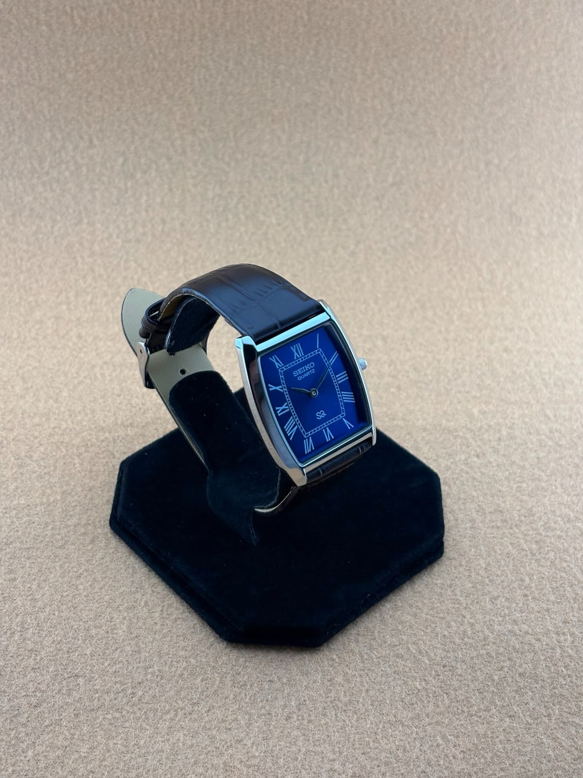 RARE BLUE Vintage Seiko Slim Barrel Quartz Men’s Wristwatch-dark brown strap