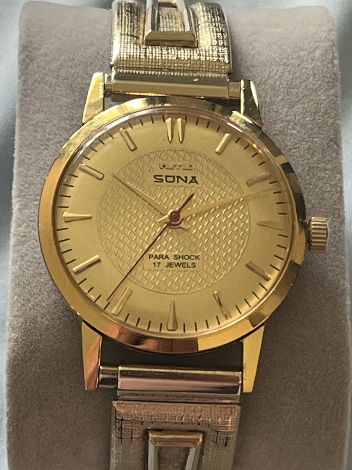 Vintage SONA HMT 17 Jewels Para Shock Hand Wind Mechanical Mens Dress Watch Runs