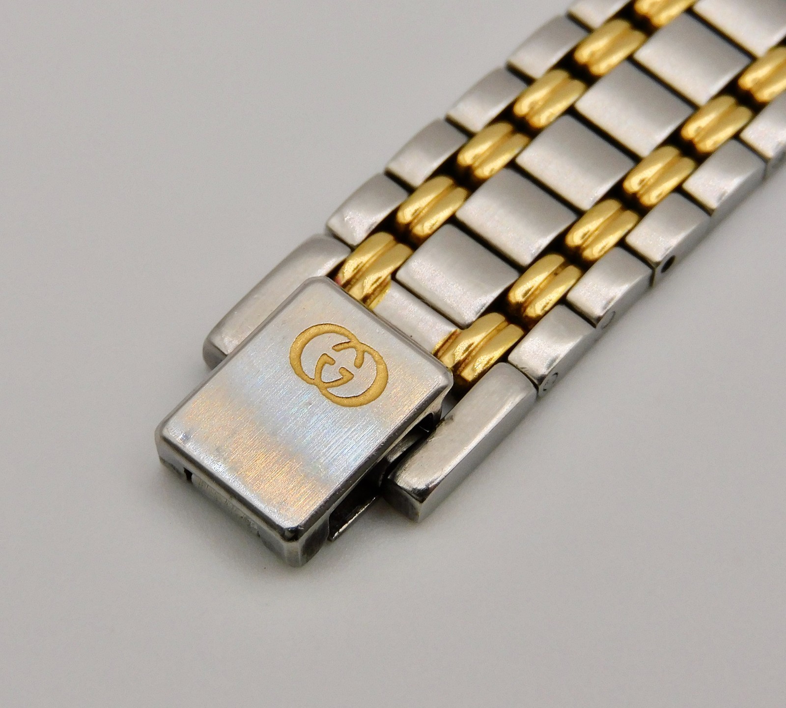 GUCCI 9000L Ivory Dial Two Tone Swiss Quartz Ladies Watch Date Swiss Made
