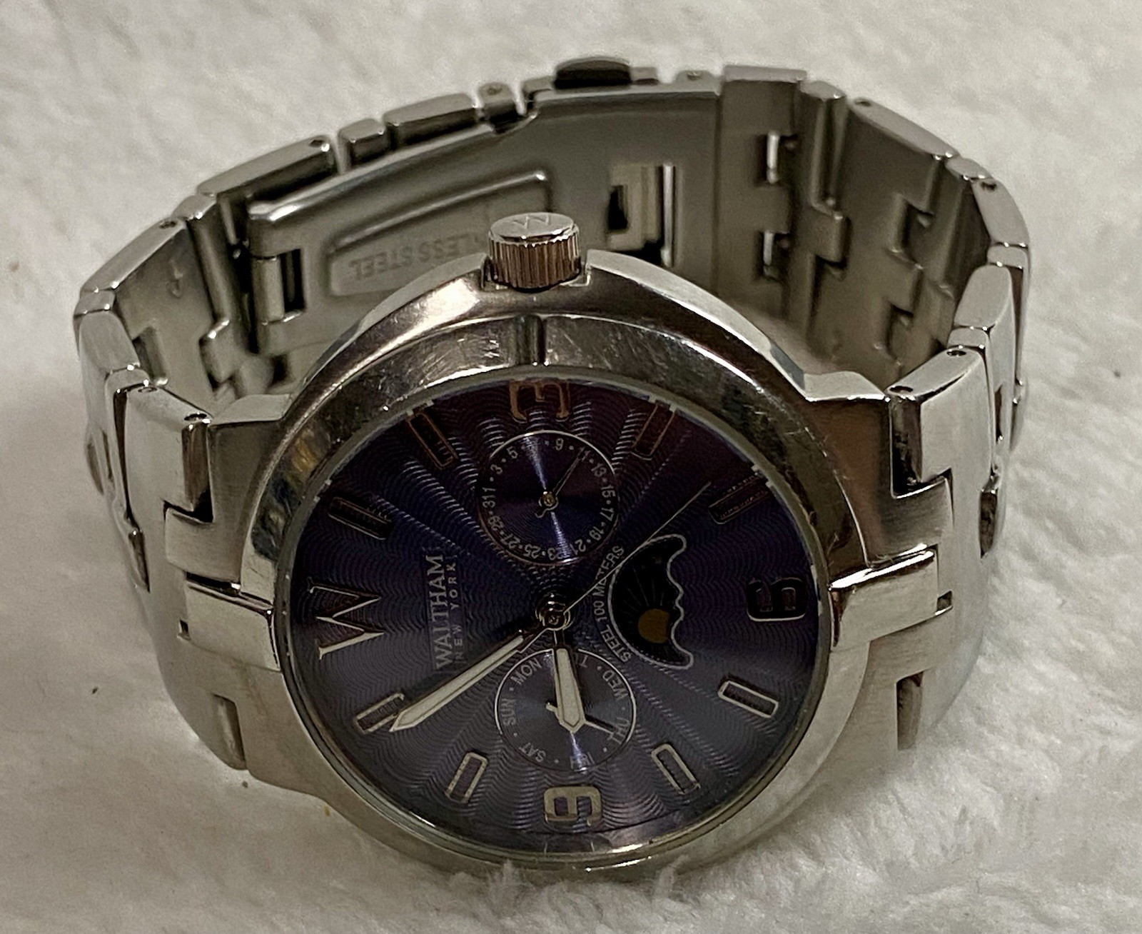 Men’s Waltham New York Moon-Phase Indicator Watch, Blue/Purple Sunburst Dial