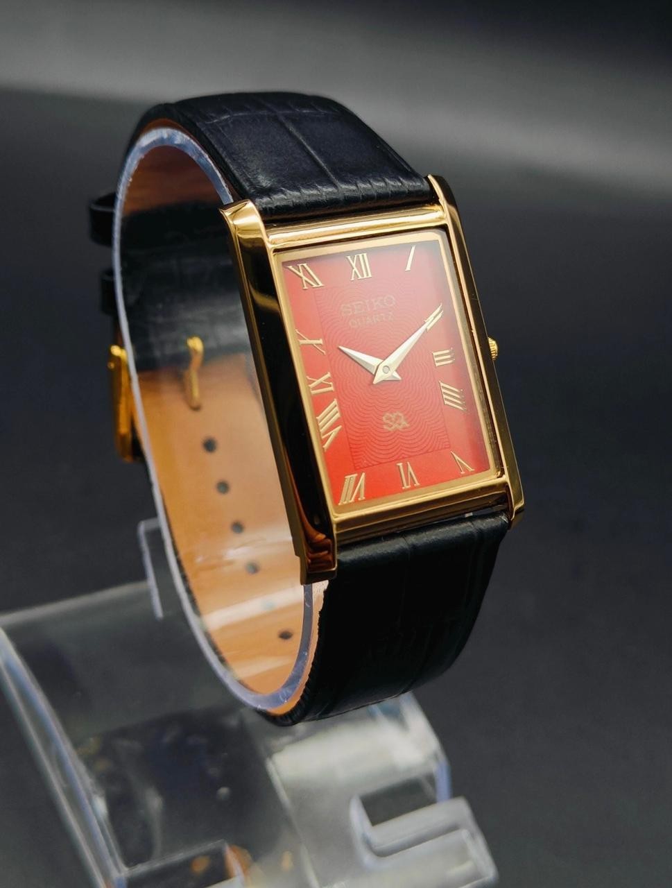 Vintage Seiko Slim Quartz Men’s Wrist Watch With Free DDP Shipping
