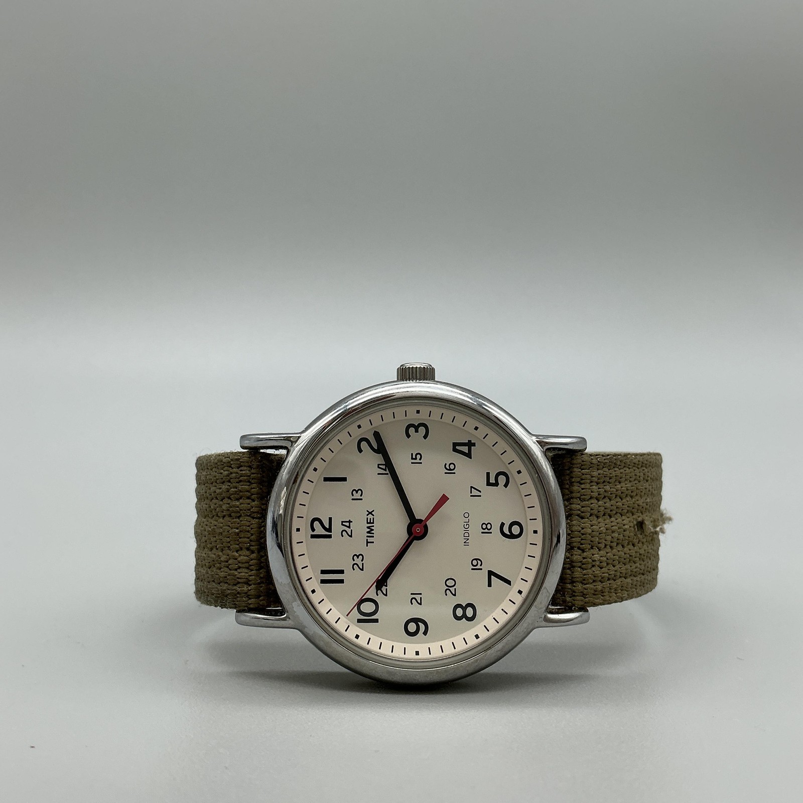 Timex Weekender Indiglo Mens Watch 37mm Cream Dial Green Nylon Strap T2N651