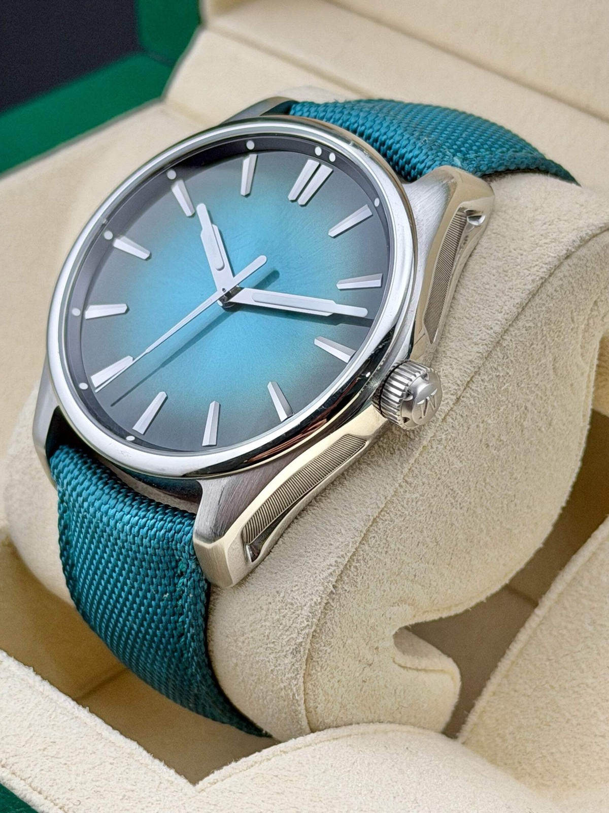 H. Moser & Cie Pioneer Centre Seconds Blue Lagoon fumé 3200-1214 43mm Stainless
