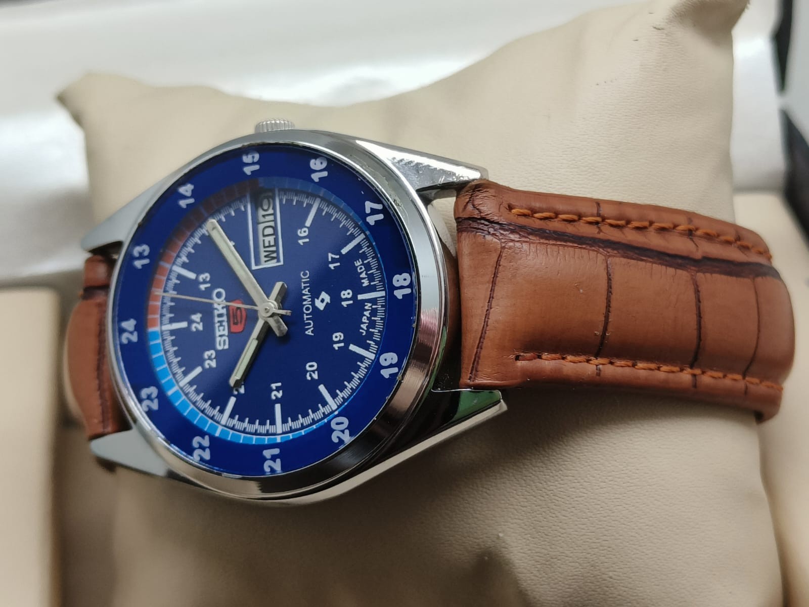 Seiko 5 Automatic Blue Dial Leather Strap Vintage Men’s Wrist Watch Japan Made