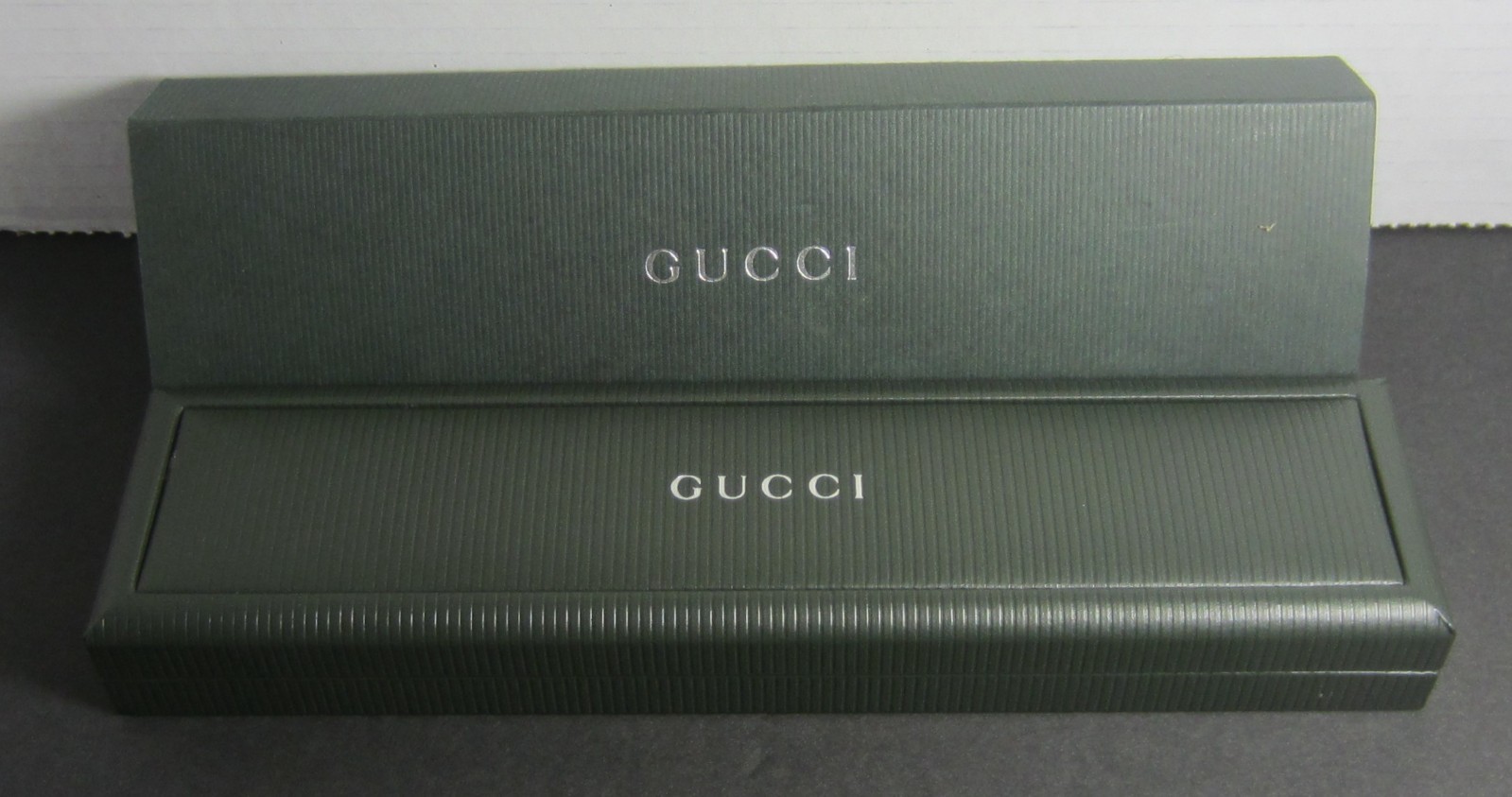 Gucci 700 L – 18K 750 Solid Gold Case Ladies Quartz Watch in Box – Pristine Cond