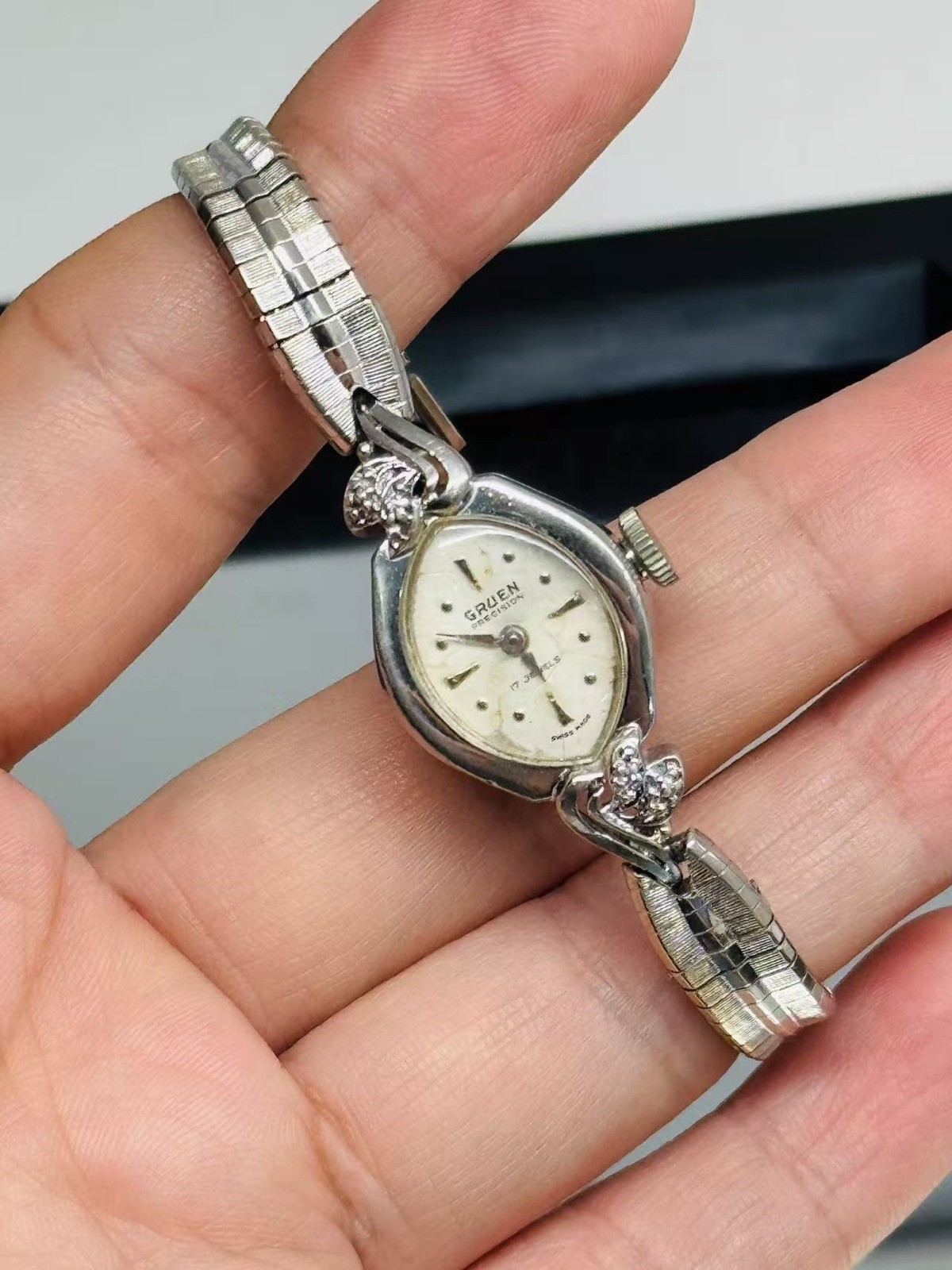 Vintage Gruen Precision 17 Jewels Ladies Manual Wind Swiss Dress Watch 16mm Runs