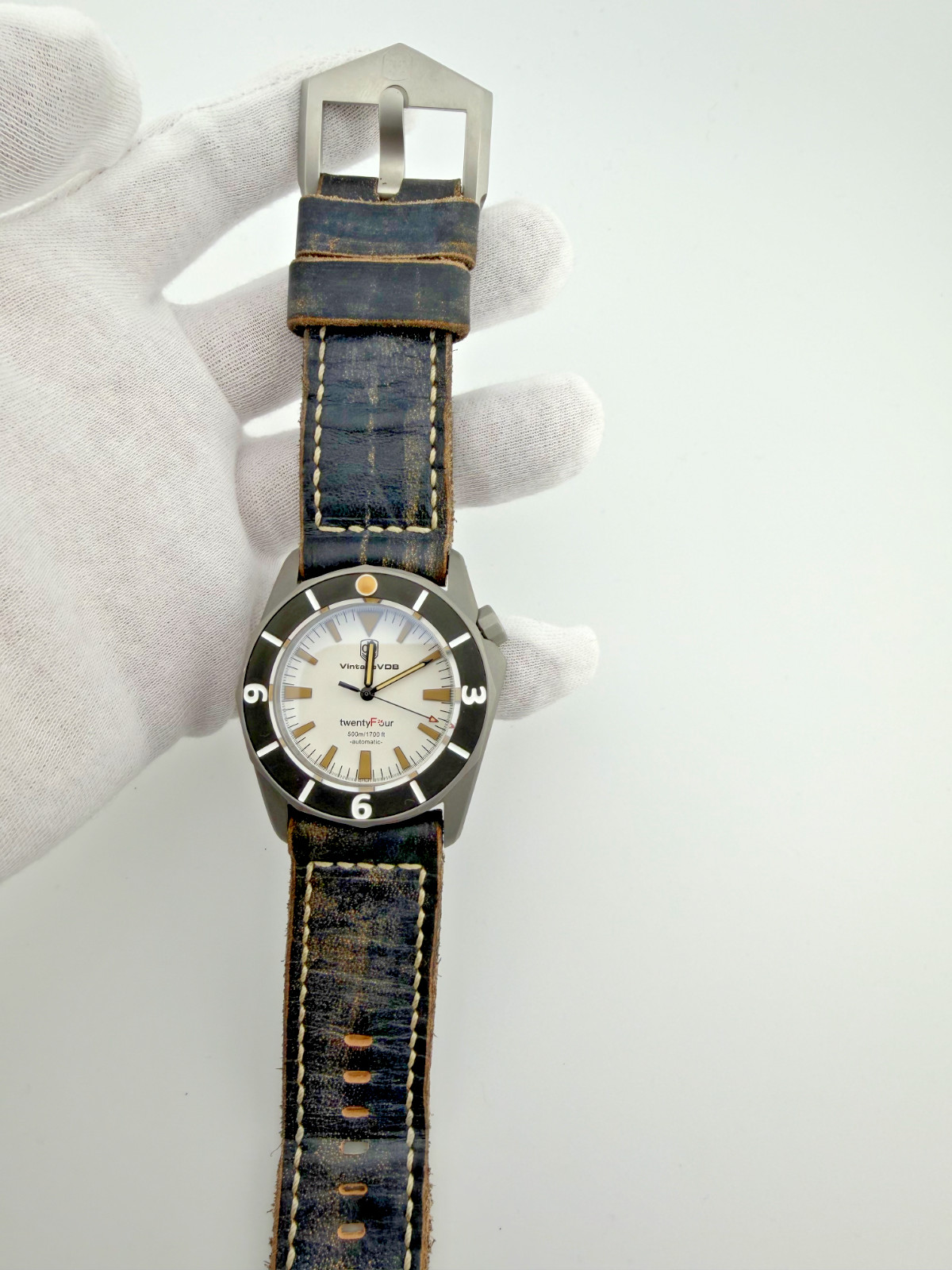 Vintage-VDB F24 Titanium – vintage leather strap – SWISS movement – BRAND NEW