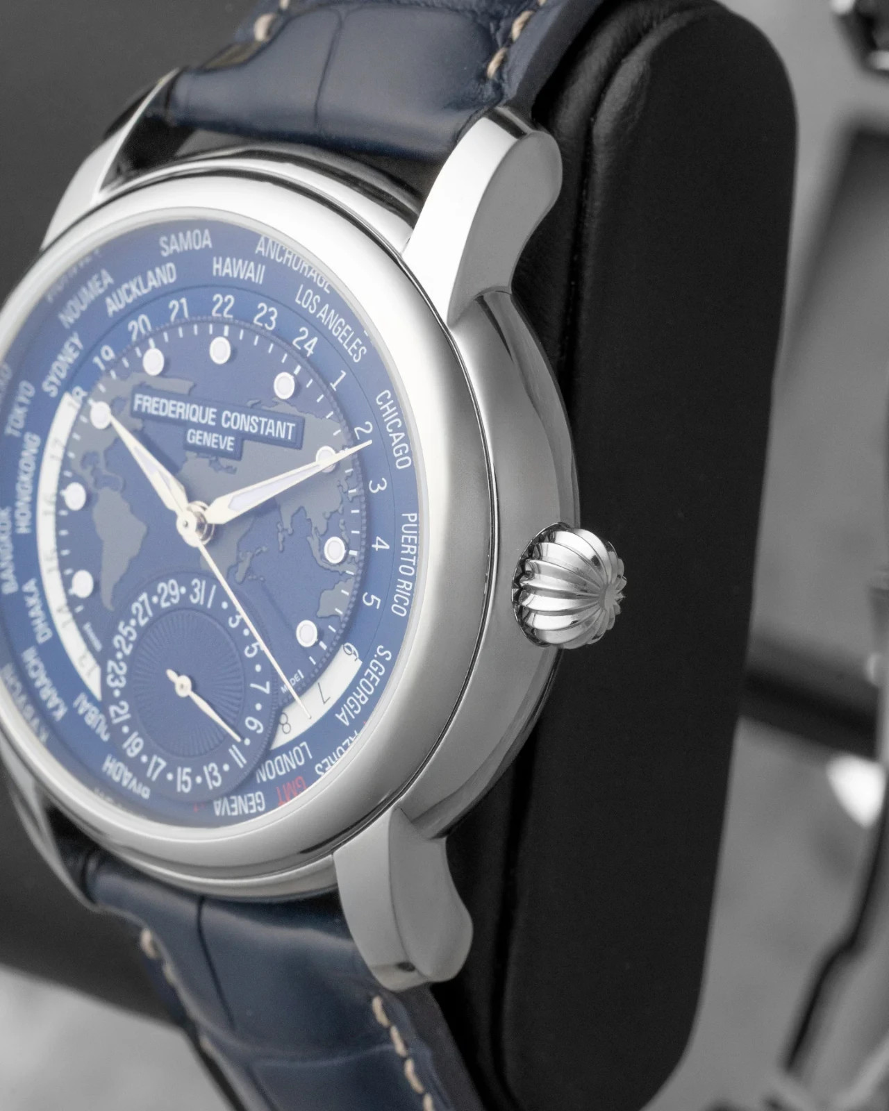 Frederique Constant Classics Worldtimer Manufacture Steel 42 mm FC-718NWM4H6