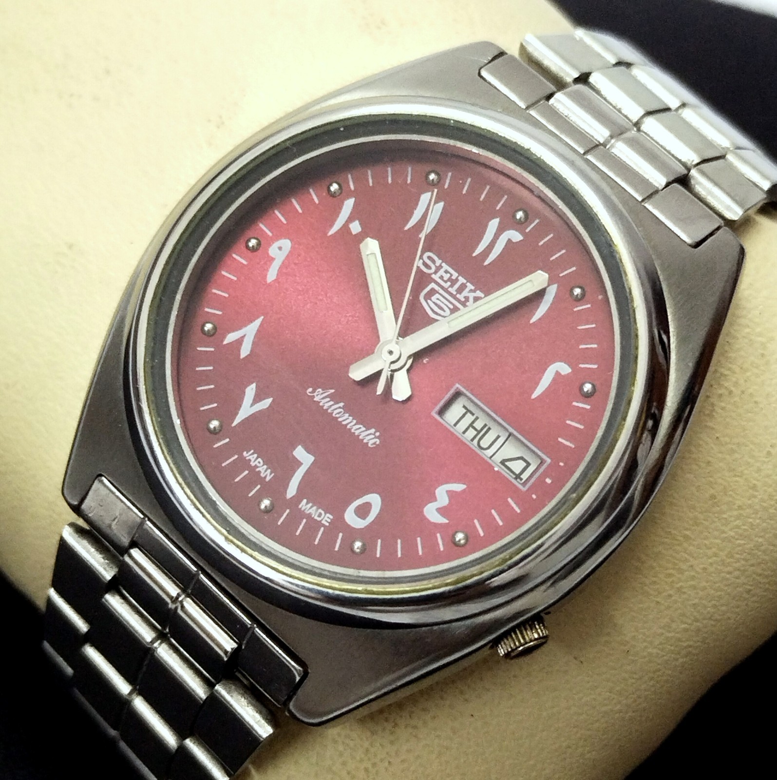 Vintage Seiko 5 Automatic Men’s Watch Red Dial Arabic Numbers Working Perfectly