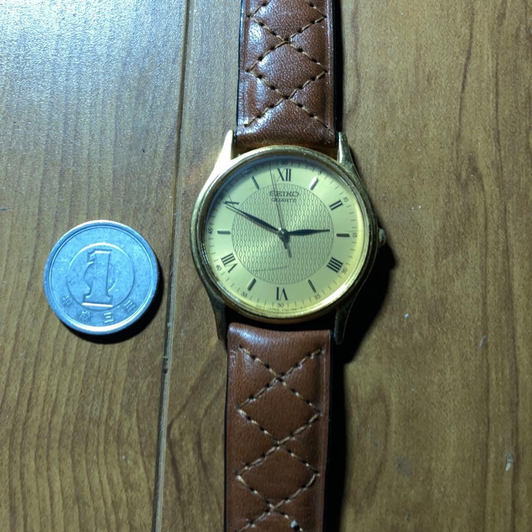 Seiko gold Roman numerals