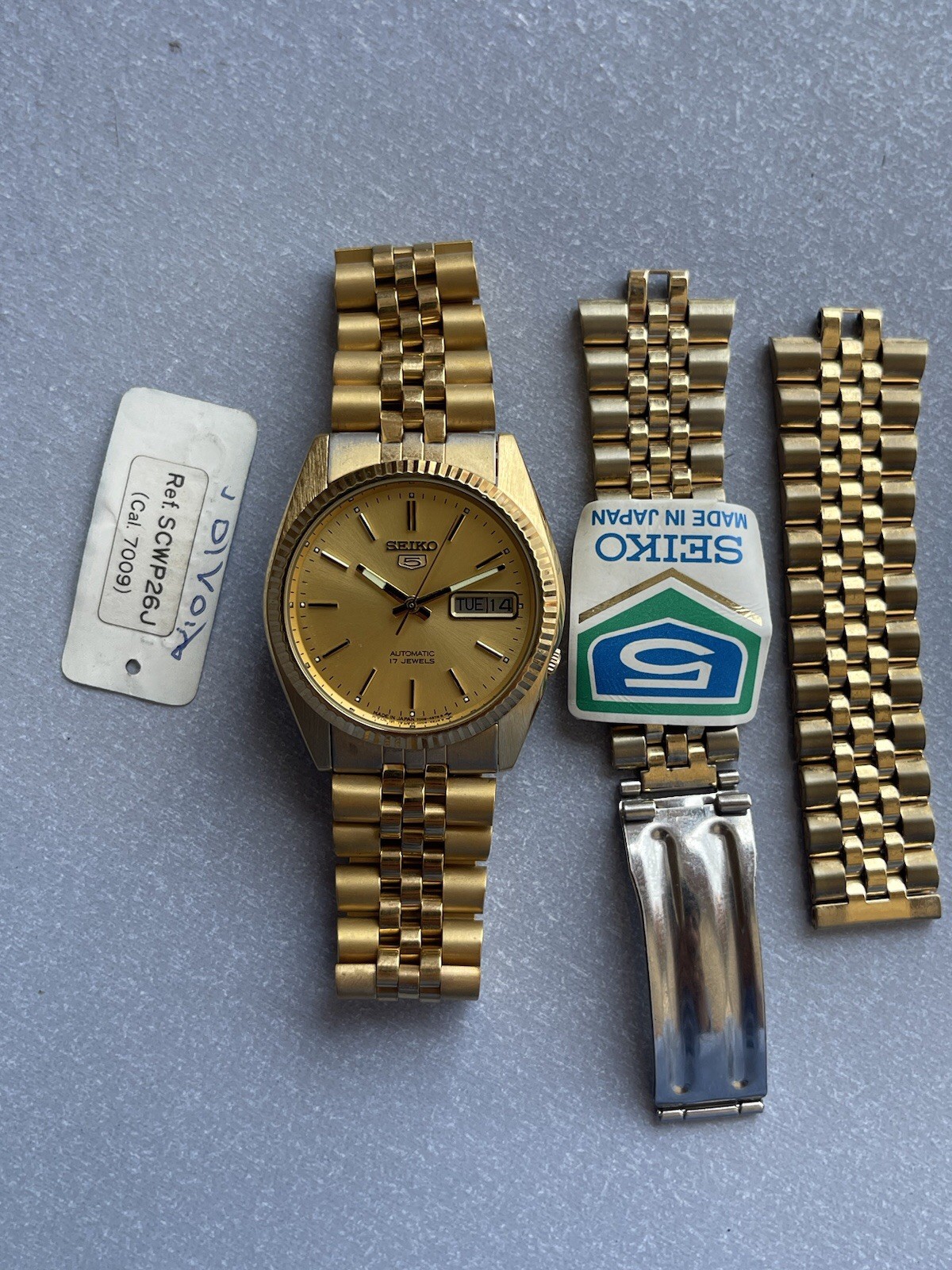 Vintage Seiko 5 SNxJ-89 Automatic 7009-3111 Gold Dail Fluted Bezel Men,s Japan
