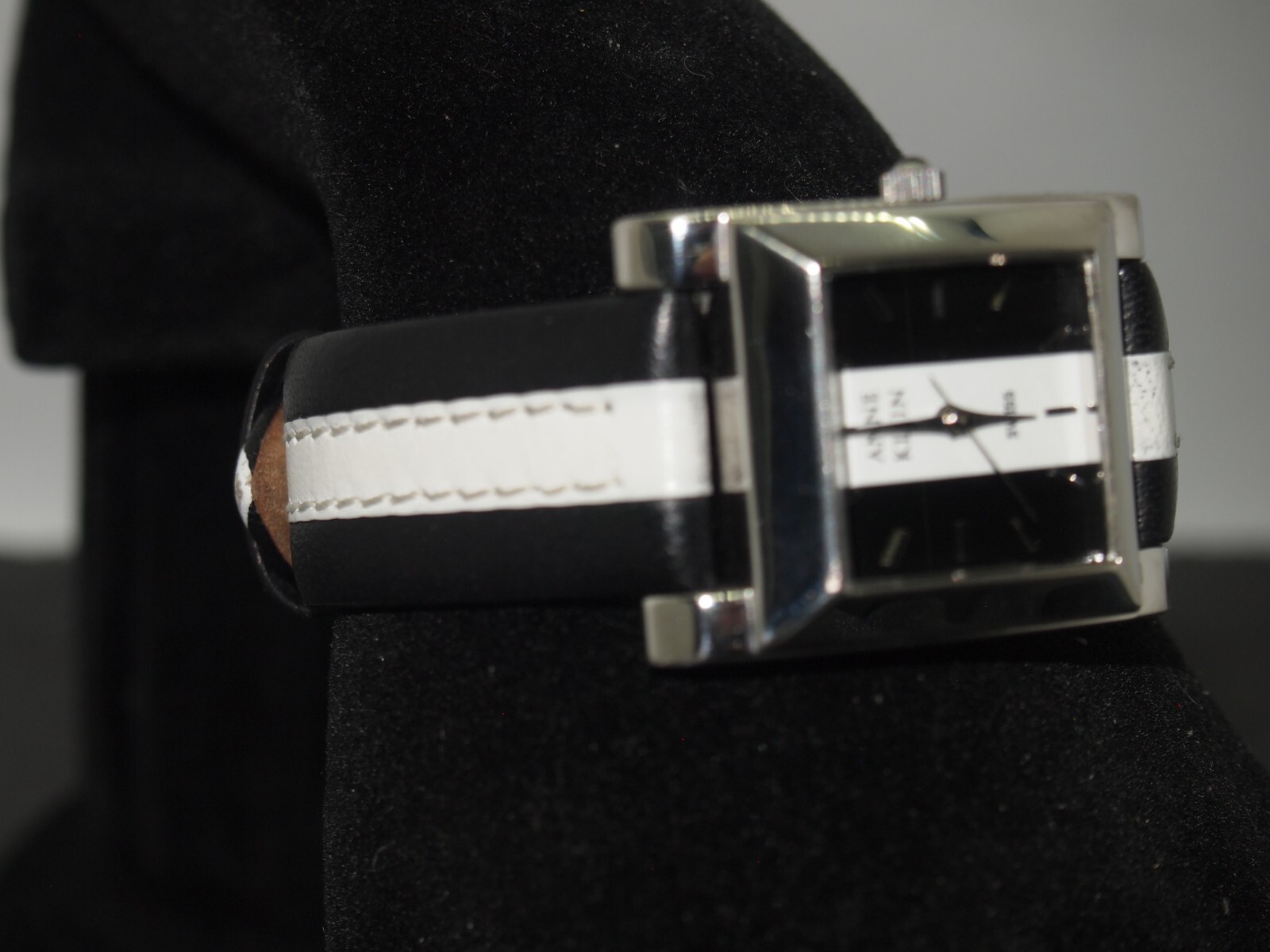 Anne Klein Ladies12/7703 black and white