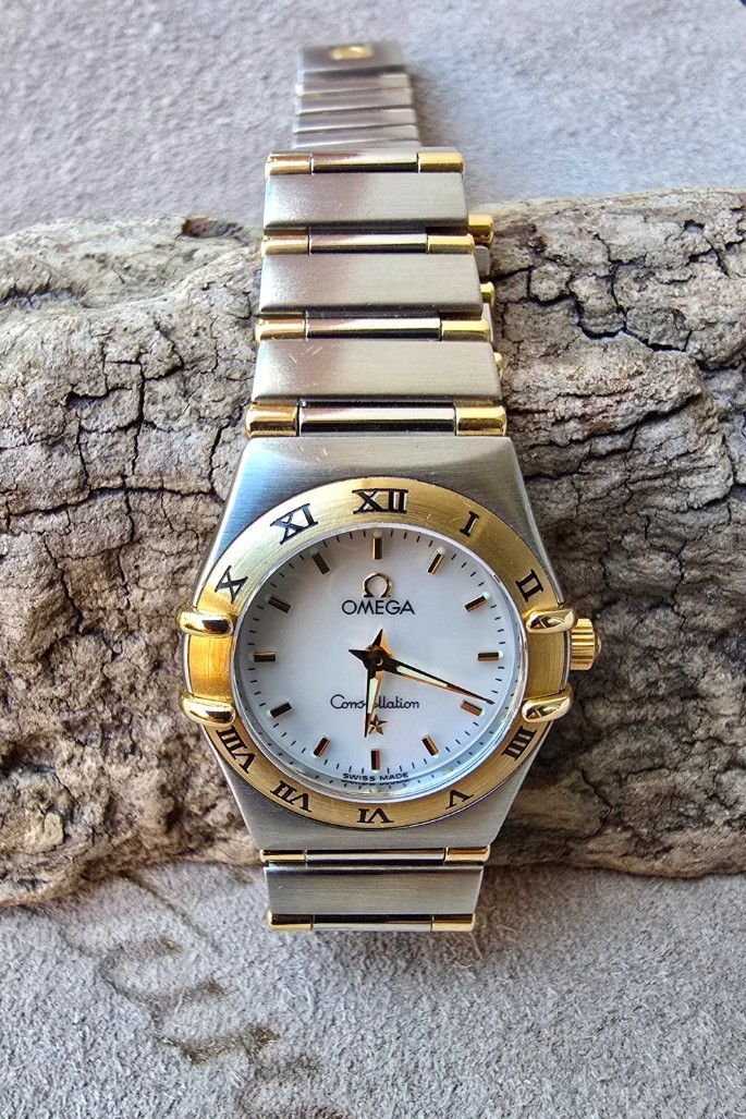 Authentic Ladies 18k Gold Stainless Omega Constellation Quartz Watch MOP Dial